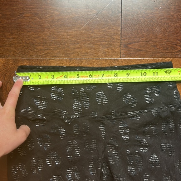 Black Glittery Cheetah Print Mid Length Stretchy Shorts Women’s Medium - Picture 3 of 11